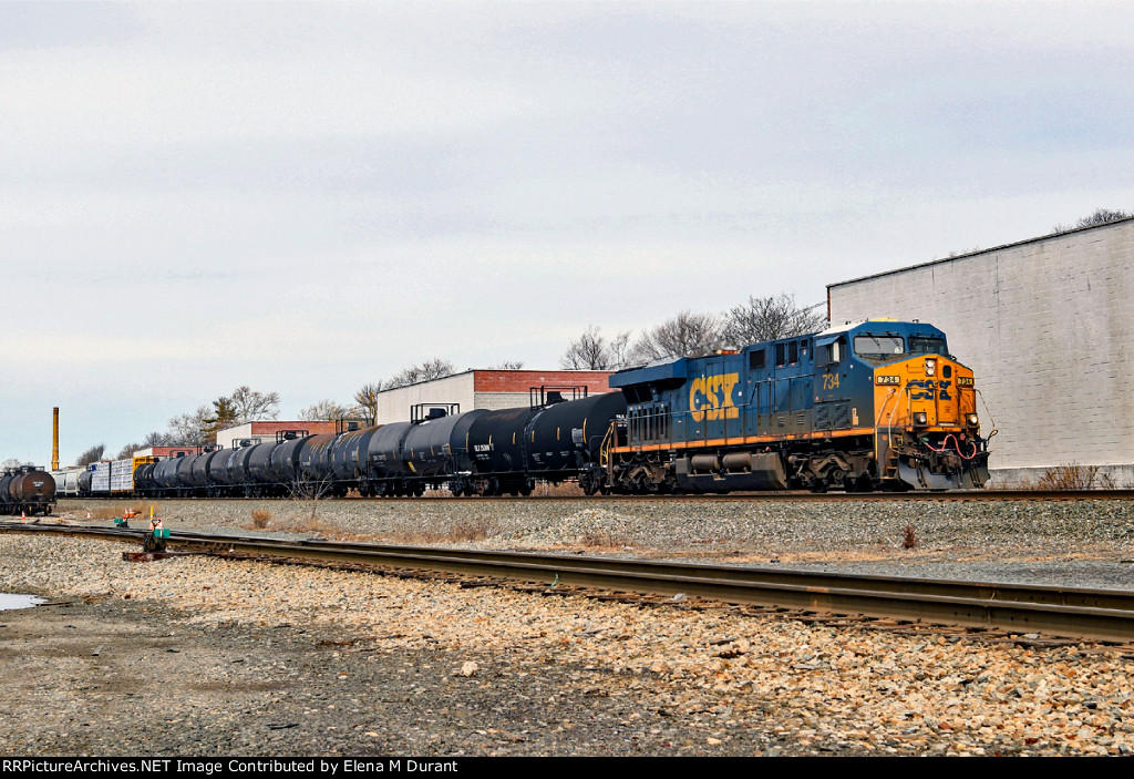 CSX 734 on Q-433